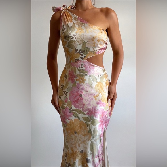 Showpo Glaucus Midi Dress - One Shoulder Cut Out Dress in Elegant Rose - Picture 3 of 10